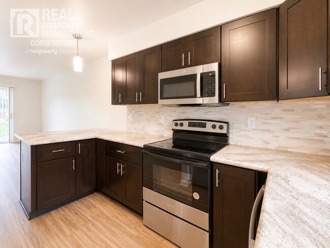 Building Photo - Modern Comfort Meets Peaceful Living