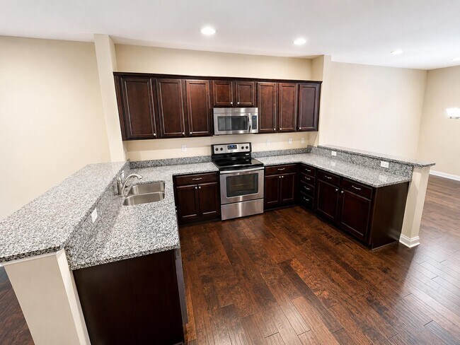 Building Photo - 3818 Rennes Dr