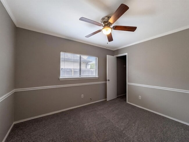 Building Photo - 13004 Campos Dr