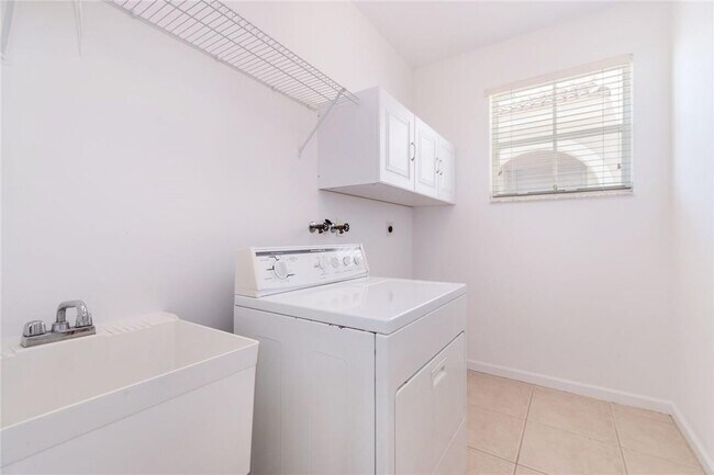 Building Photo - 1609 Sweetgum Terrace