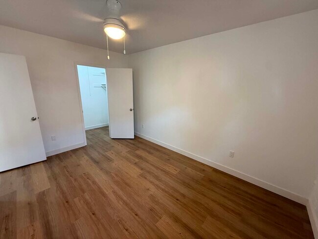 Building Photo - 1518 E Hedrick Dr