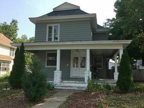 Building Photo - 957 12th St