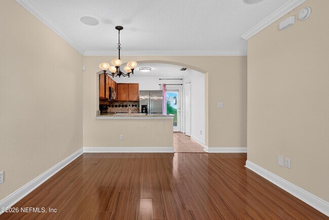 Building Photo - 353 Redwood Ln