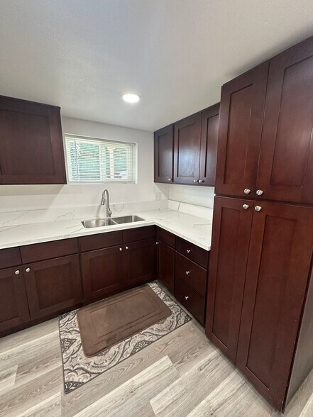 Building Photo - 2339 Van Ness Ave