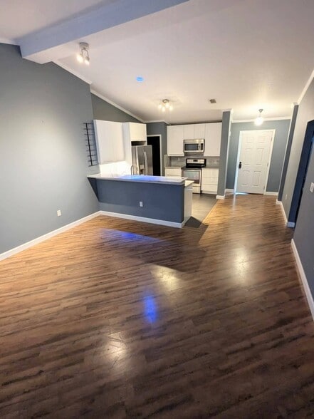 Building Photo - 5339 Peach Blossom Blvd