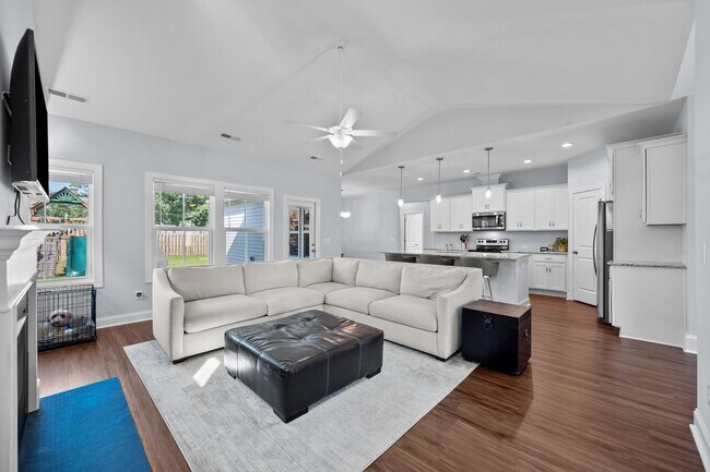 Building Photo - 85 E Hennings Wy