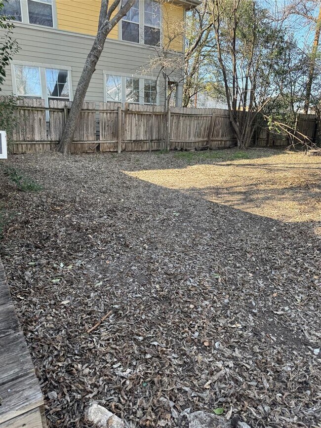 Building Photo - 704 Franklin Blvd