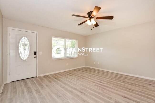 Building Photo - 4 Bedroom Pet-Friendly Home in DELAND, FL ...