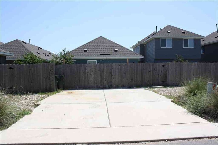 Building Photo - 1042 Sand Post Pl