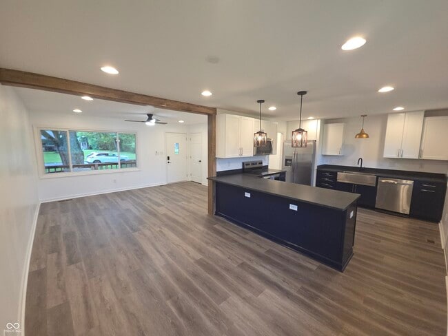 Building Photo - 10735 Vali Dr