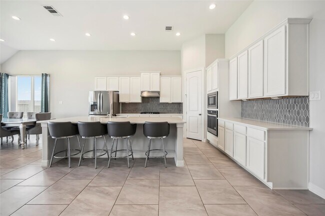 Building Photo - 24023 Lake Molveno Dr