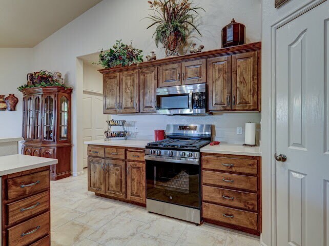 Building Photo - "Charming Fully-Furnished 1-Bed Oasis with Fireplace & Granite Touches in St. George!"