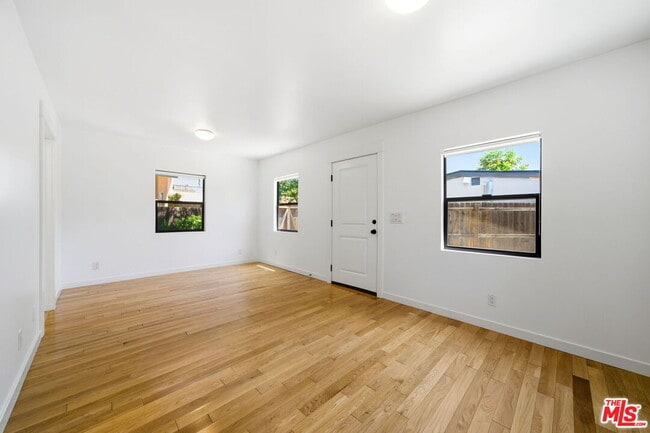 Building Photo - 1741 N Ave 46