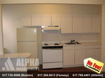 Building Photo - 208 Winthrop Rd