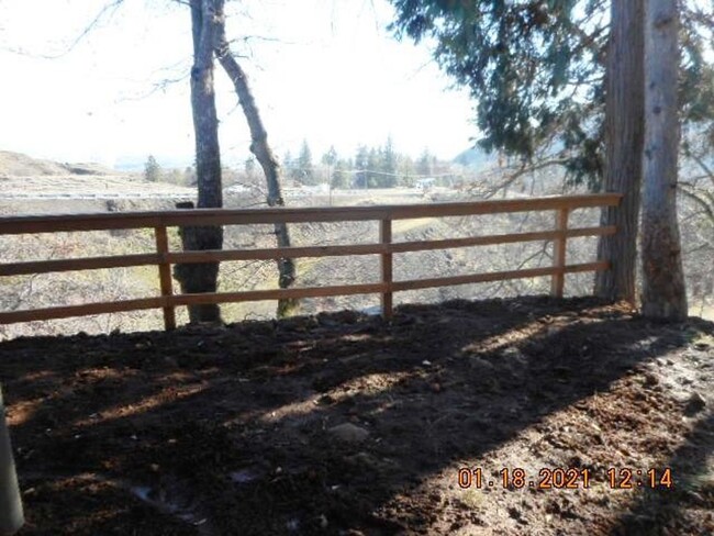 Building Photo - Remodeled Country Home