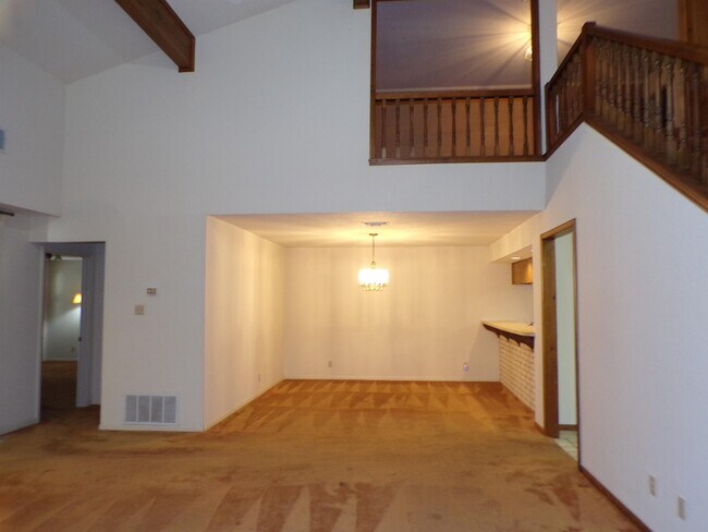 Building Photo - 205 Muirfield St