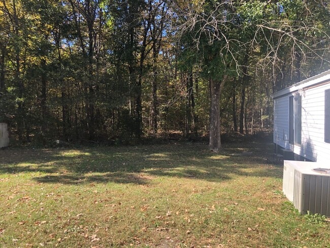 Building Photo - Spacious 3 bed 2 bath house in the greater...