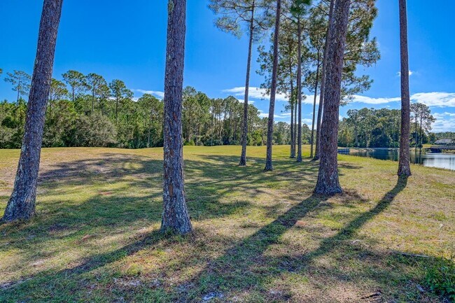 Building Photo - 625 Fairway Dr