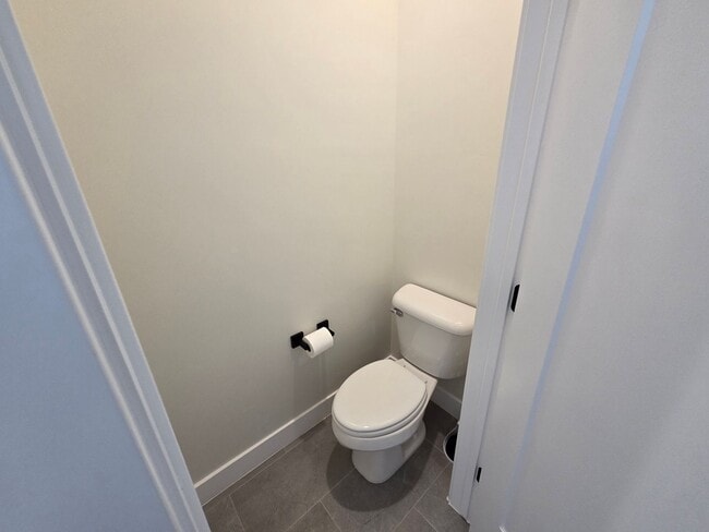 Building Photo - VIEWS from EVERY ROOM!