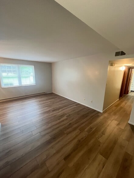 Primary Photo - MILLSTONE APARTMENTS