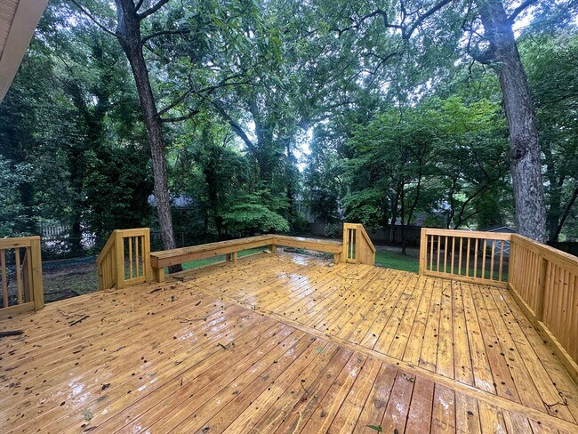 Building Photo - Gorgeous 3 Bed 2 Bath Haymount Home