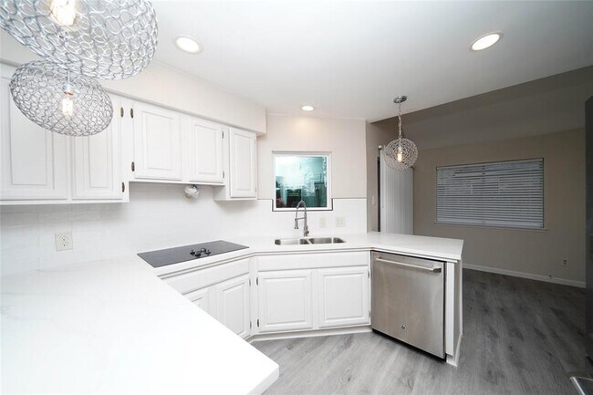 Building Photo - 5407 Oakhaven Ln