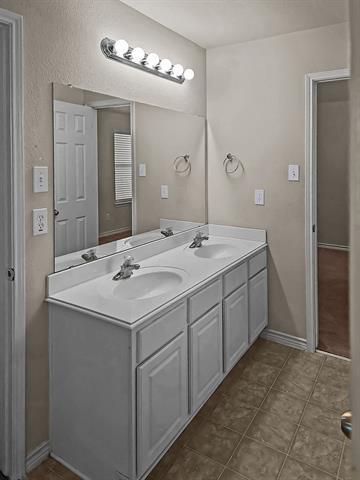 Building Photo - 1609 Lake Tawakoni Dr