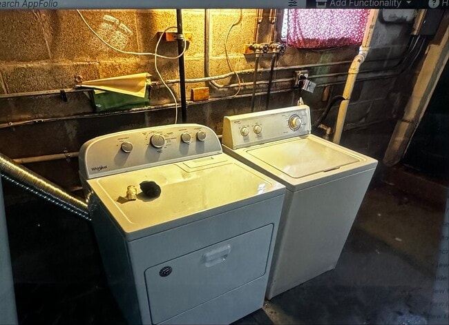 Building Photo - 2233 W Armitage Ave