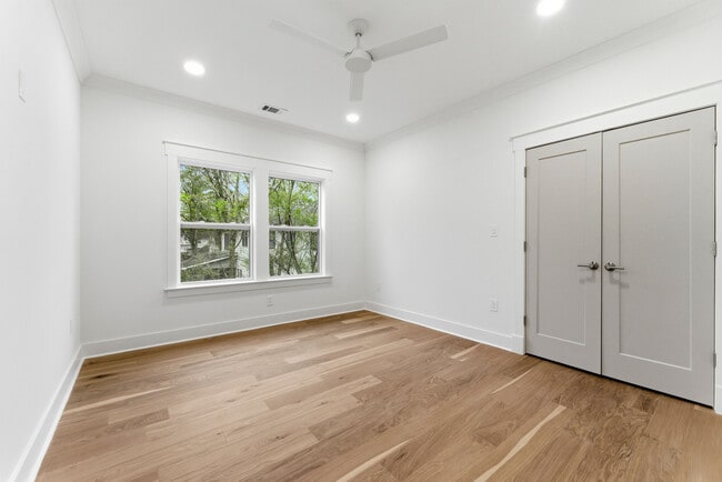 Building Photo - 205 Whitefoord Ave NE