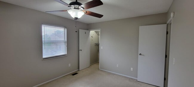 Building Photo - 792 Ficus Dr