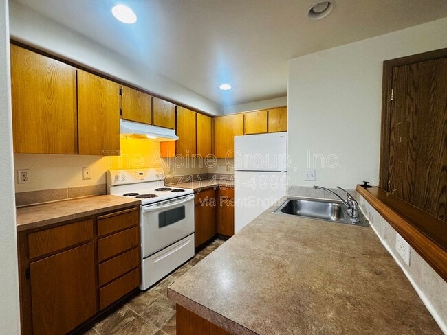 Building Photo - 8314 SE Yamhill St