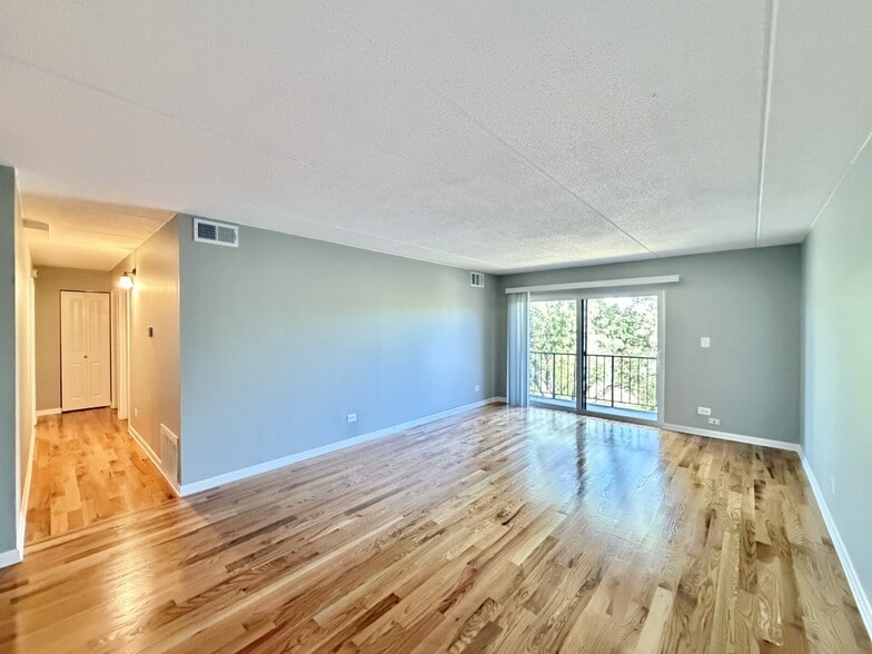 Building Photo - 525 N Quentin Rd