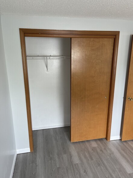 Building Photo - 2716 Alder Creek Dr S