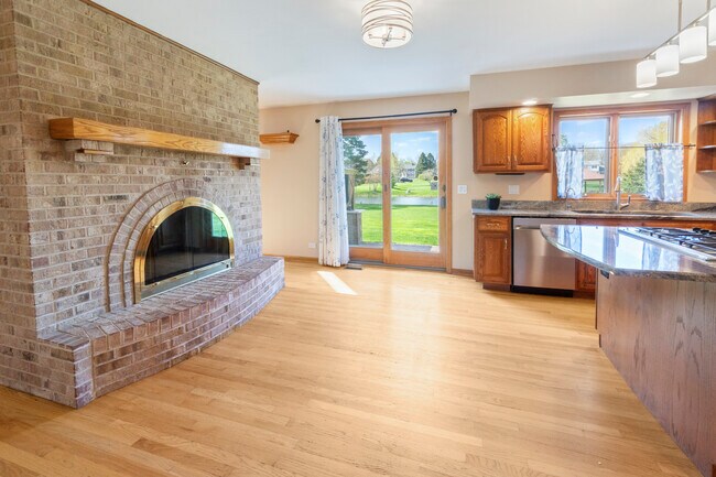 Building Photo - 2208 Crystal Cir