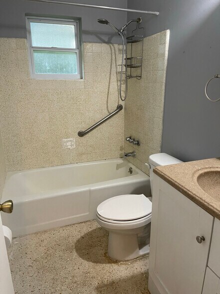 Building Photo - 2315 Coolidge Rd