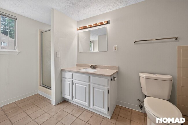 Building Photo - Spacious 3BR Condo in Ashland