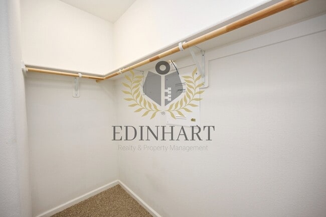 Building Photo - 3238 Lahar Ln