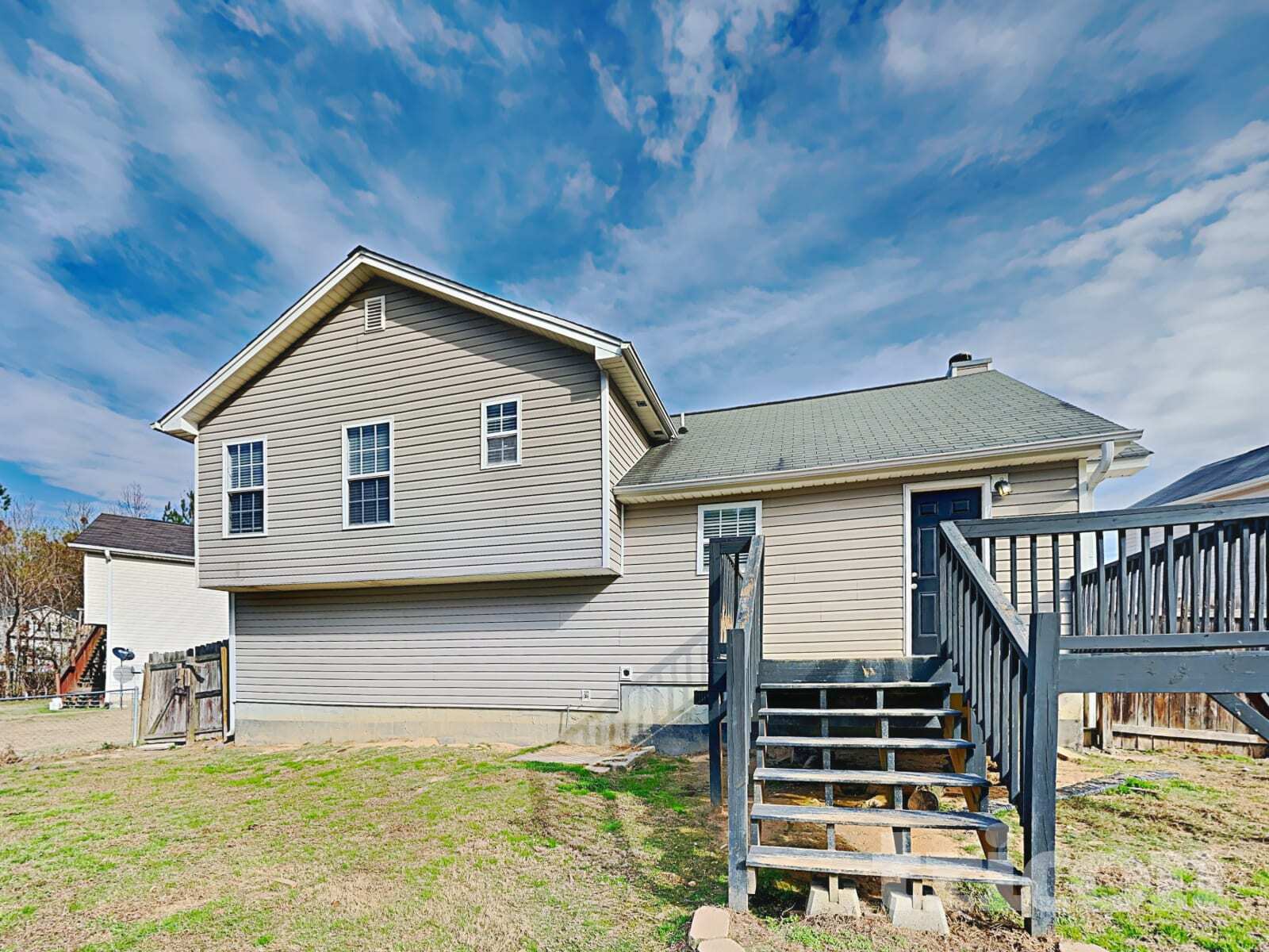 Building Photo - 115 Huntington Way