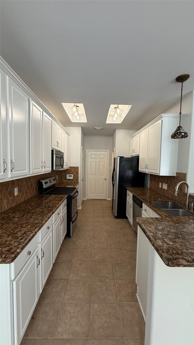 Building Photo - 35 Ledgestone Pl