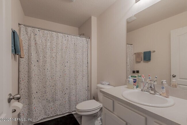 Building Photo - 3348 Lawton Pl