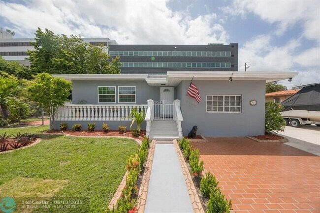 Building Photo - 2150 SW 21st Ter