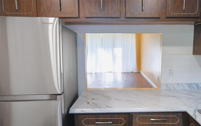 Building Photo - 8351 Sands Point Blvd