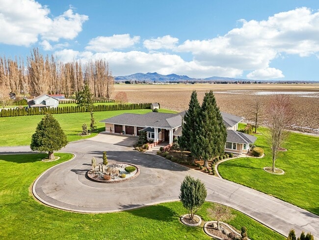 Building Photo - 15541 Bradshaw Rd