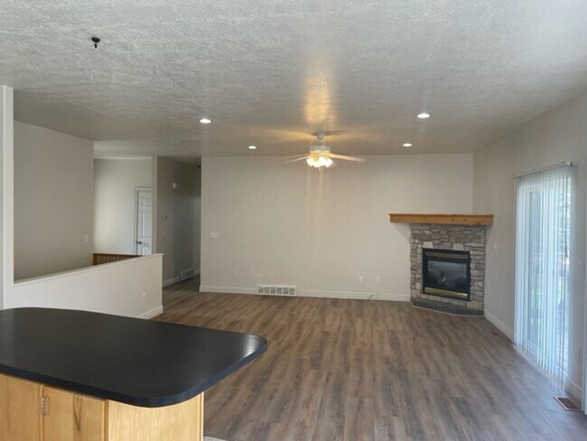 Building Photo - Ogden Valley Home (Eden)