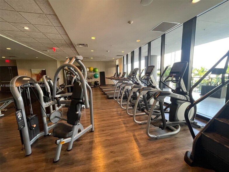 Building Photo - 5252 NW 85th Ave