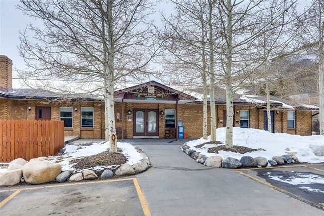 Building Photo - Dillon Valley East Condo-Beautifully Remodeled  3 Bedroom/2 Bath Unit w/Clubhouse, Pool & Hot Tub