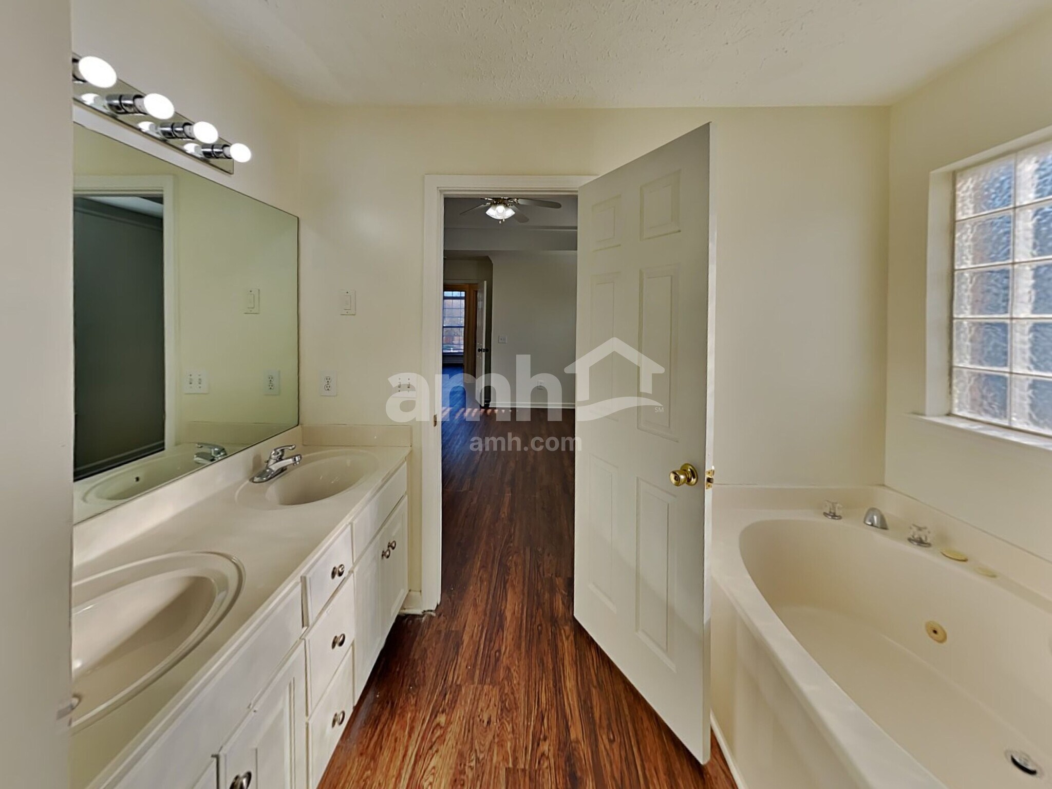 Building Photo - 105 Koleberg Trl