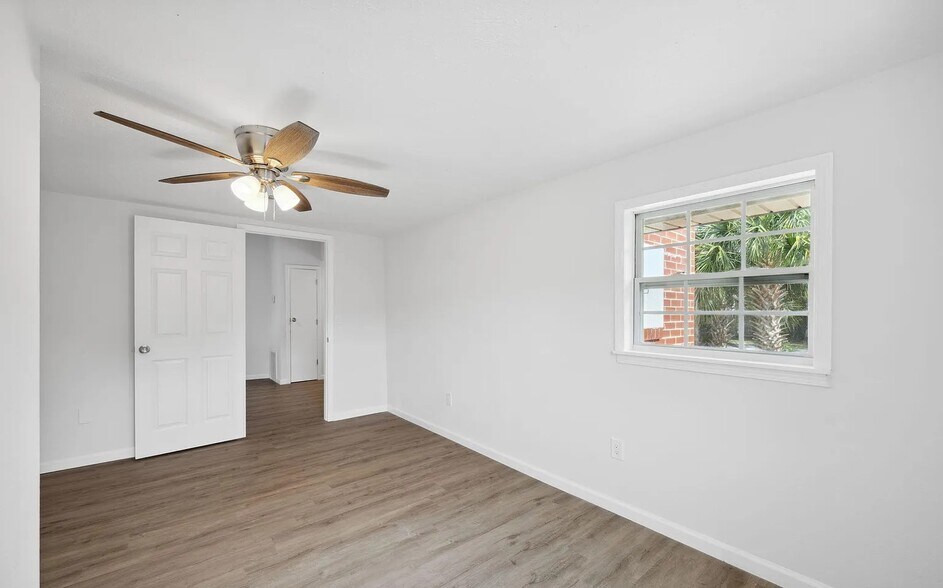 Building Photo - 2705 W 18th St