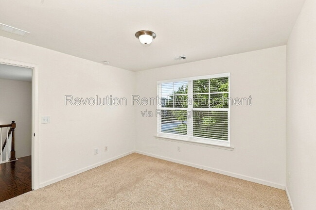 Building Photo - 565 Morrow Ln