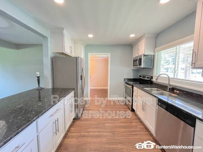 Building Photo - 3308 Hornsea Rd